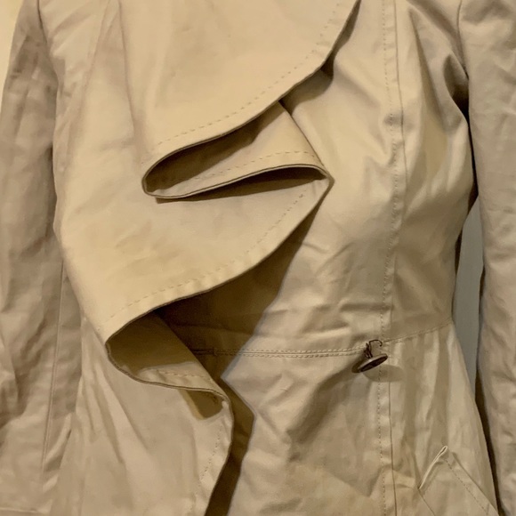 Diane Von Furstenberg Spy Ruffle Trench 2 Beige - Picture 8 of 8